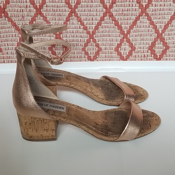Rosegold and cork Steve Madden heels - Picture 4 of 5